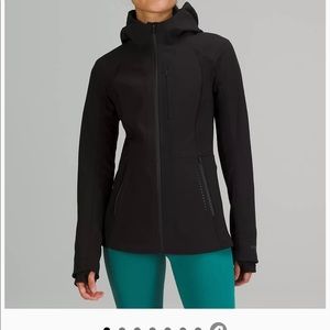 Lululemon new with tags cross chill jacket. Black size 8